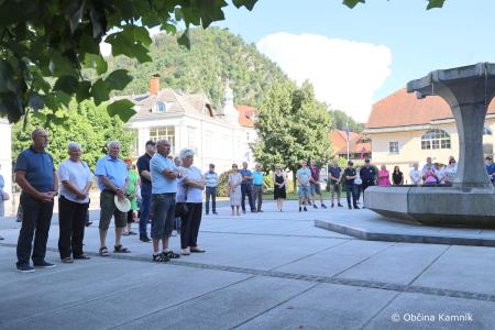 Spominska slovesnost na Trgu Talcev (13)